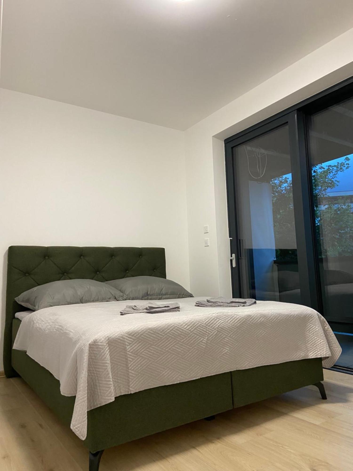 Ar Mykonos Oasis Apartment Kosice Luaran gambar